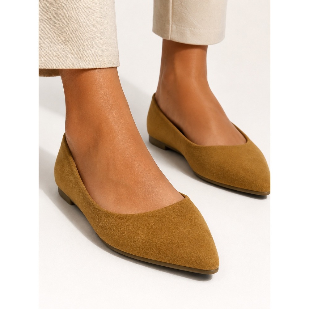 Women's SHO BEAUTIFUL Pointed Toe Faux Suede Flats Size 8 New in Box